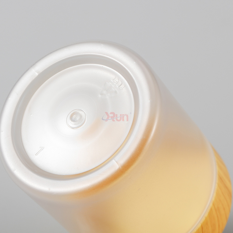 We offer packaging labels that can be applied to our packaging jars, ensuring your containers for food and supplement plastic boxes stand out.